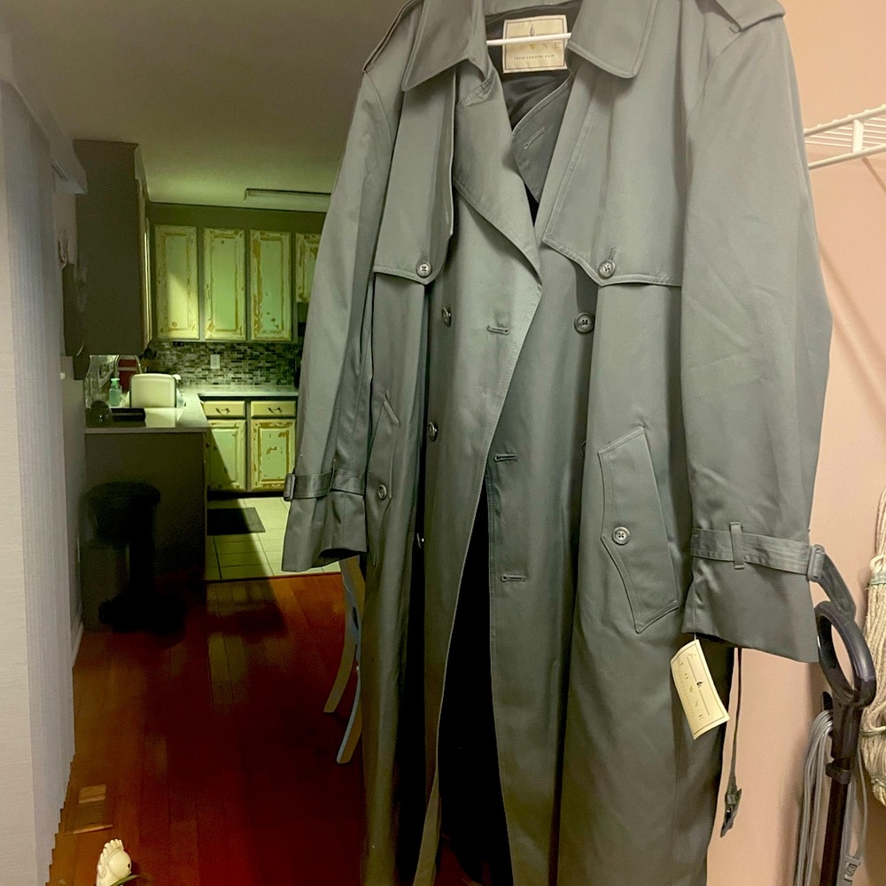 Mens coat brand is Towne by London Fog